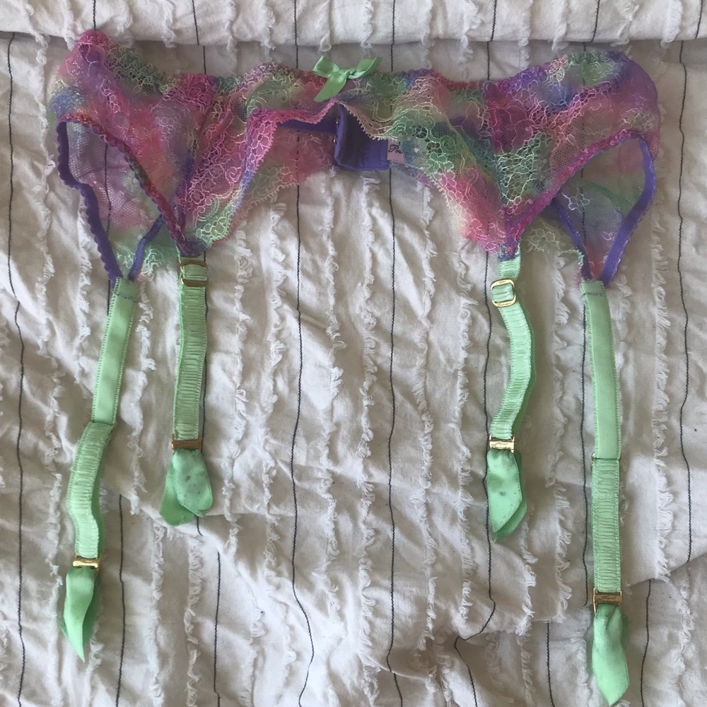 Lace garter belt